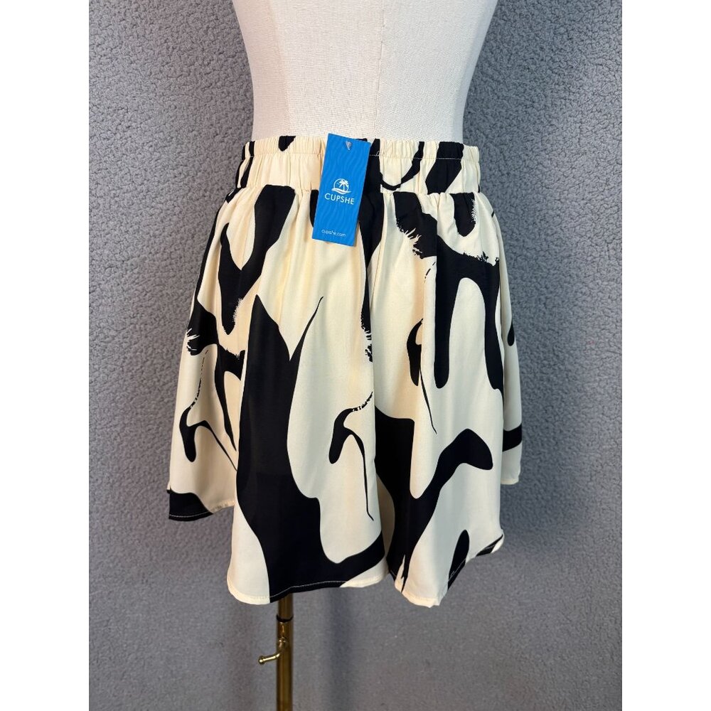 Cupshe Women's Beachside Muse Abstract Cover-Up Shorts Beige/Black Small NWT's. - Picture 4 of 8